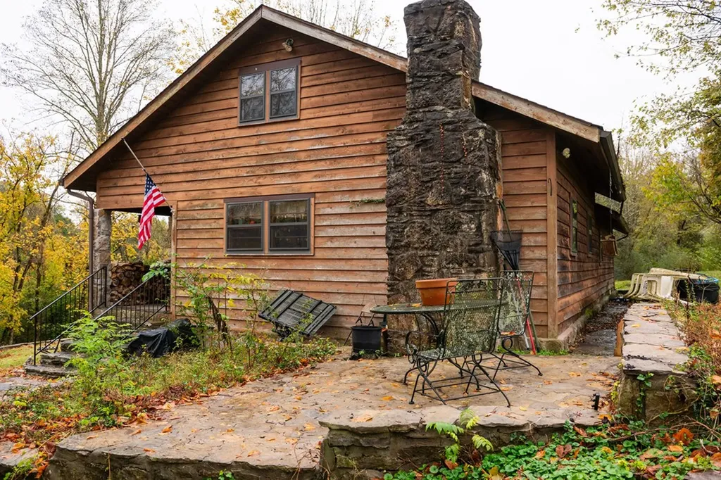 3045 Gladdice Highway Gainesboro TN 38562