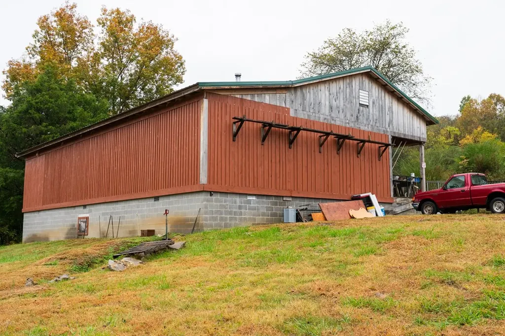 3045 Gladdice Highway Gainesboro TN 38562