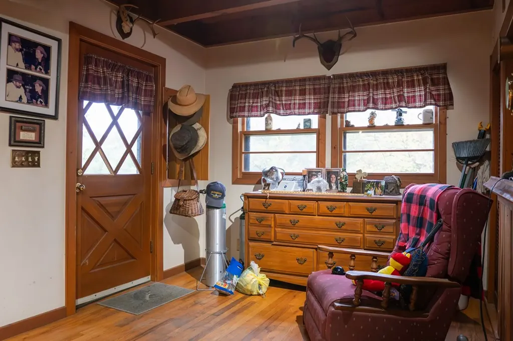 3045 Gladdice Highway Gainesboro TN 38562