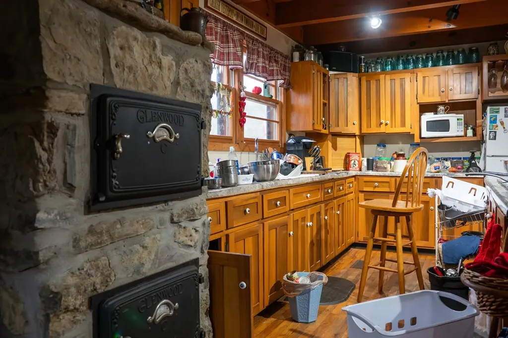 3045 Gladdice Highway Gainesboro TN 38562