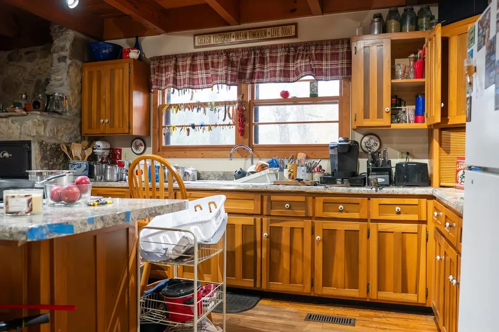 3045 Gladdice Highway Gainesboro TN 38562