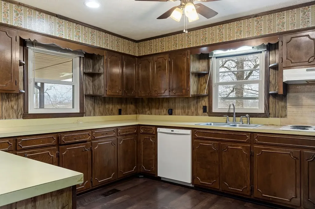 1385 York Highway Gainesboro TN 38562