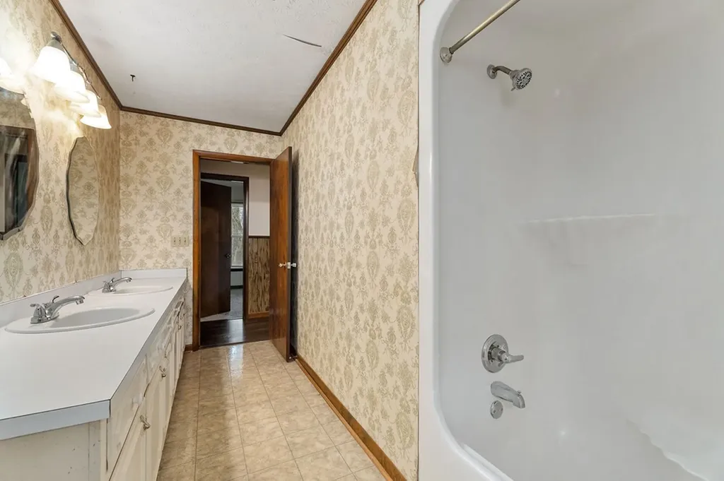 1385 York Highway Gainesboro TN 38562