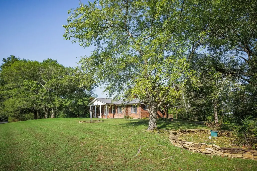 1385 York Highway Gainesboro TN 38562