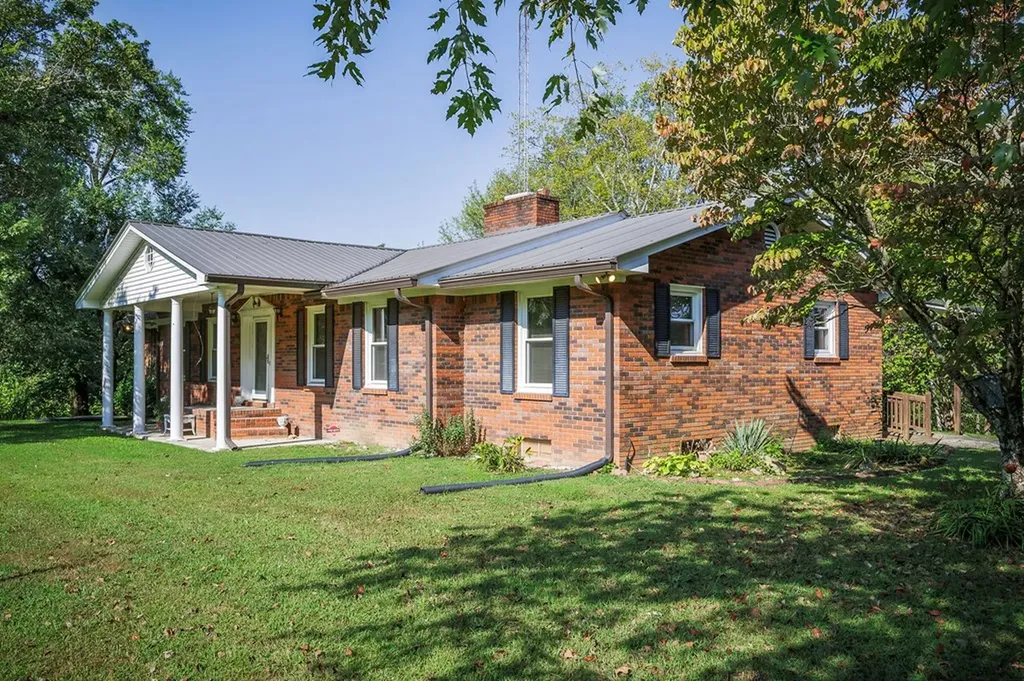 1385 York Highway Gainesboro TN 38562