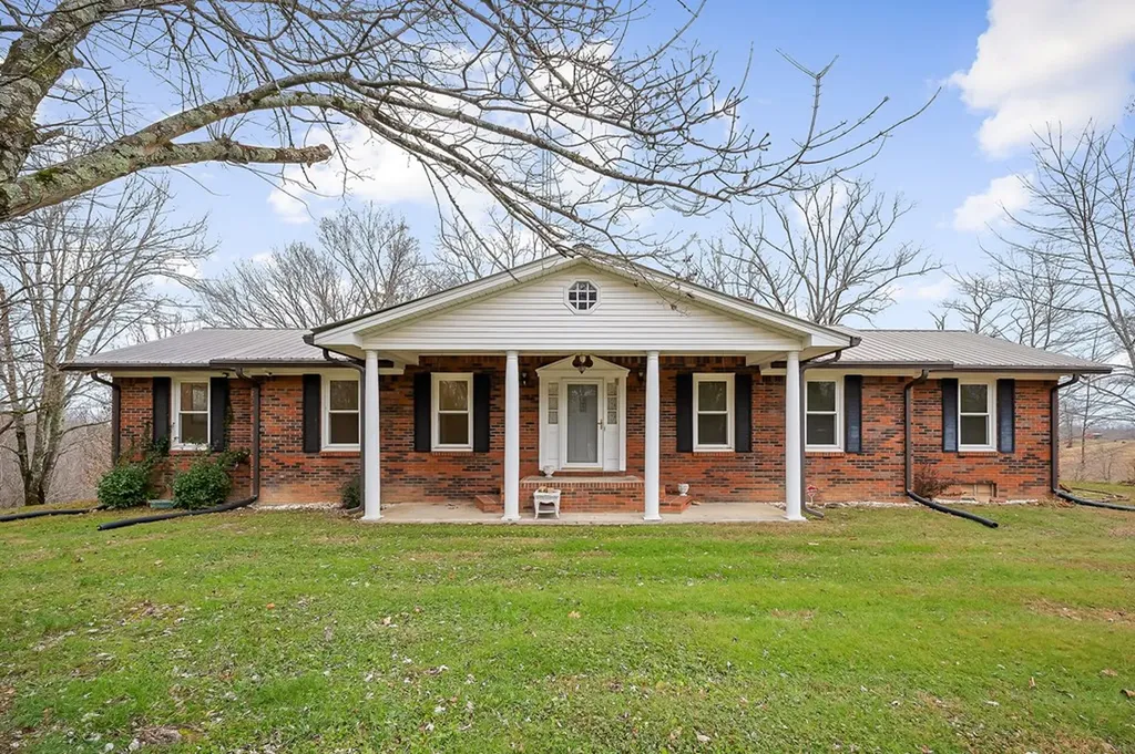 1385 York Highway Gainesboro TN 38562