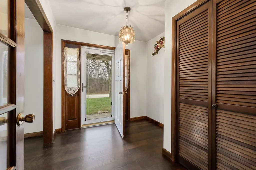 1385 York Highway Gainesboro TN 38562