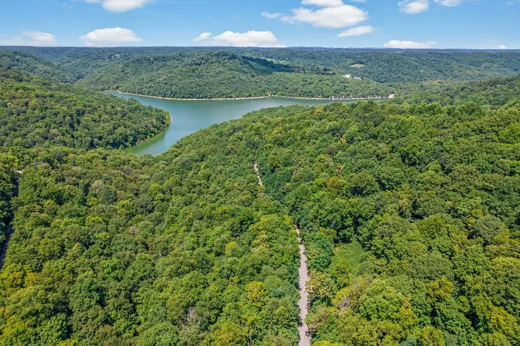 2 Shoreside Drive Smithville TN 37166