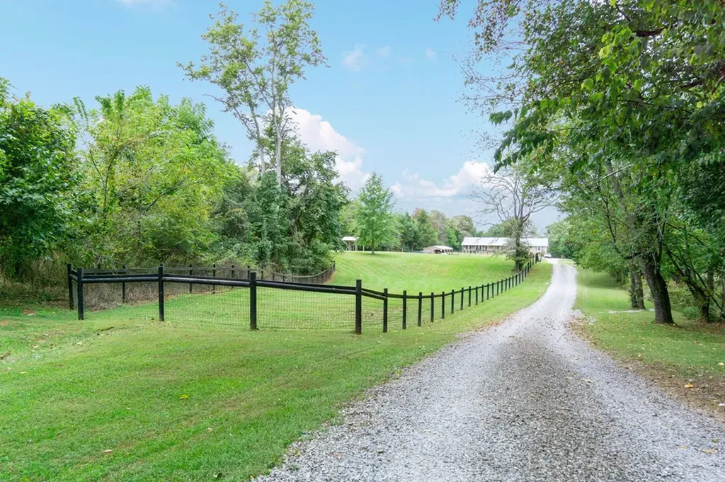 761 Walter Stone Road Sparta TN 38583-5749