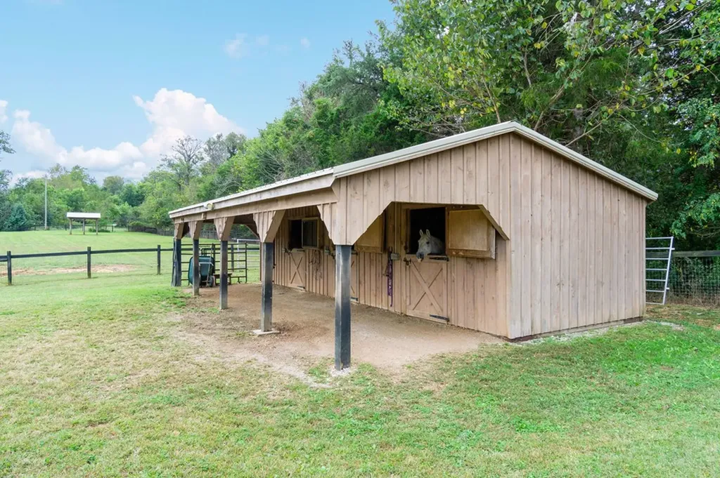 761 Walter Stone Road Sparta TN 38583-5749