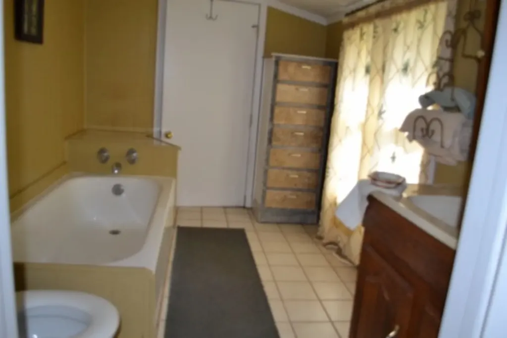 218 E Lake Avenue Celina TN 38551