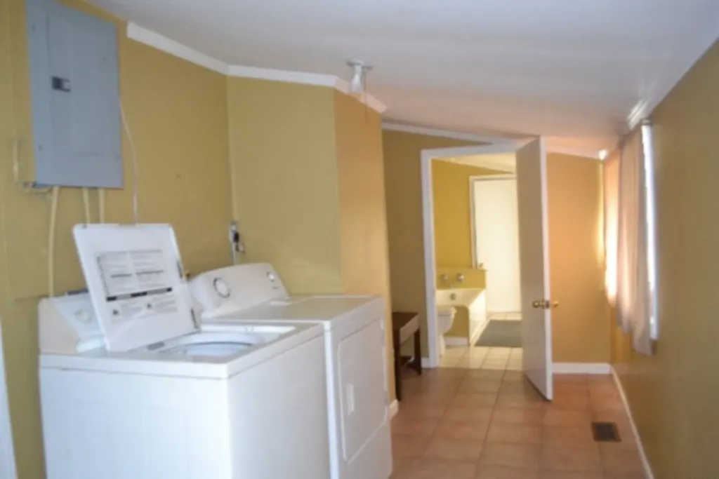218 East Lake Avenue Celina TN 38551