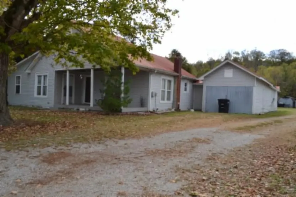 218 East Lake Avenue Celina TN 38551