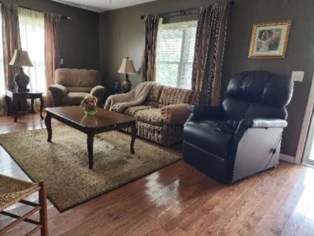 218 East Lake Avenue Celina TN 38551