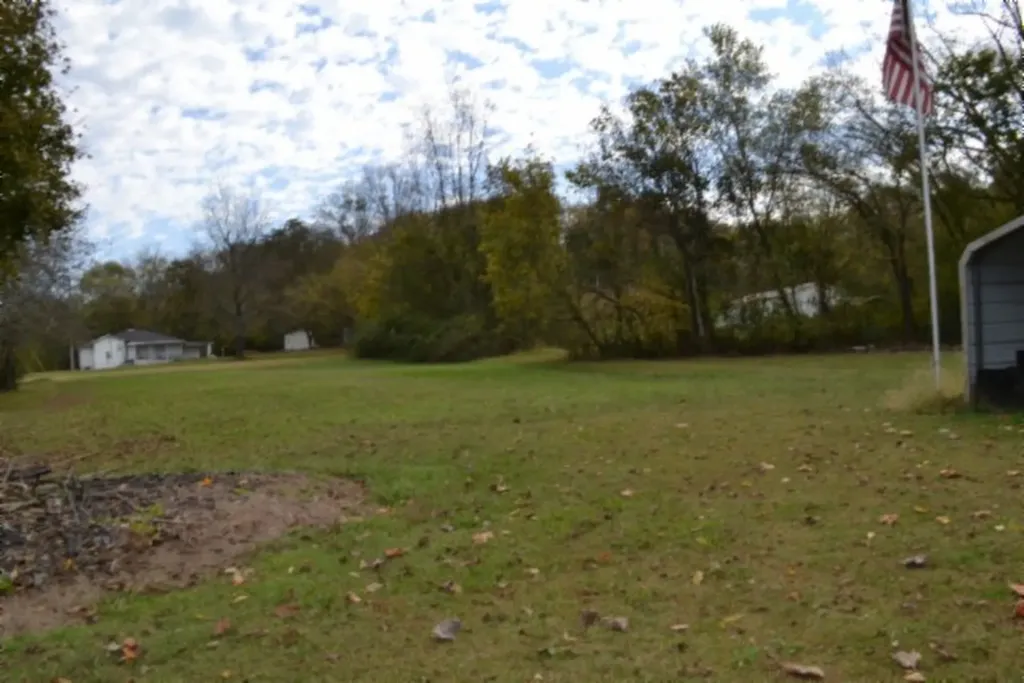 218 E Lake Avenue Celina TN 38551