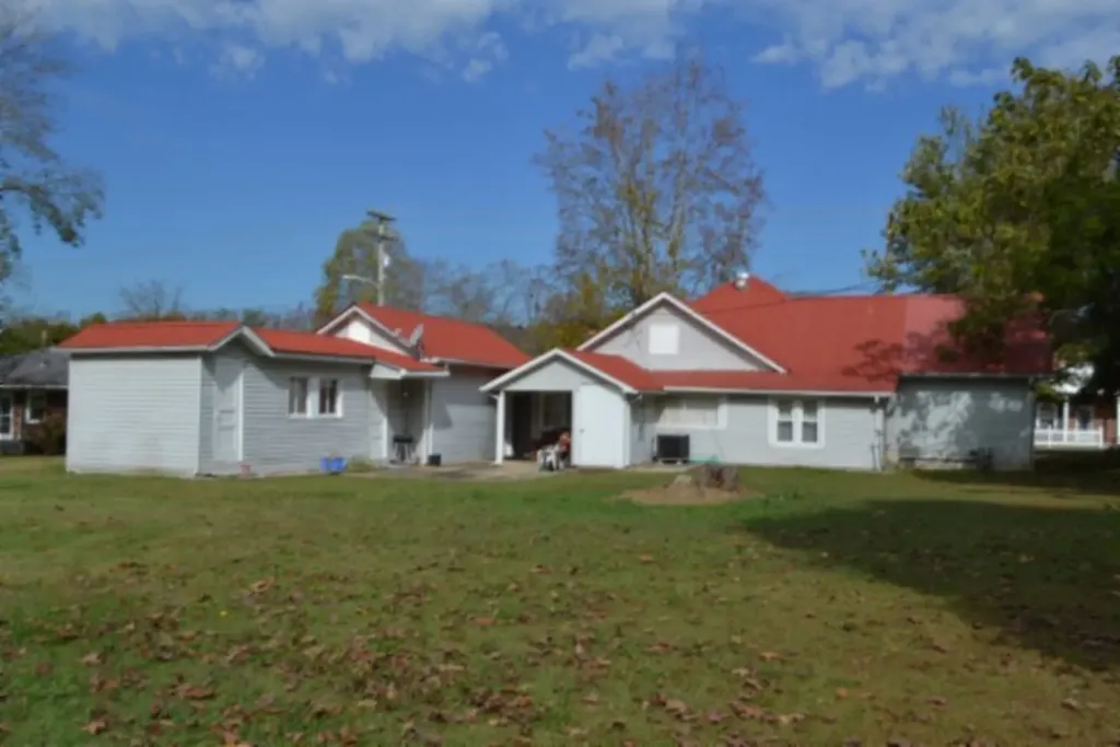 218 E Lake Avenue Celina TN 38551