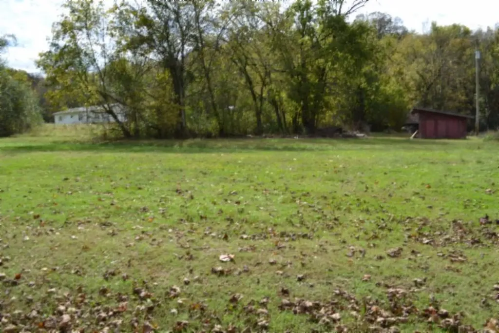 218 E Lake Avenue Celina TN 38551