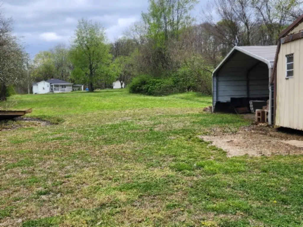 218 East Lake Avenue Celina TN 38551