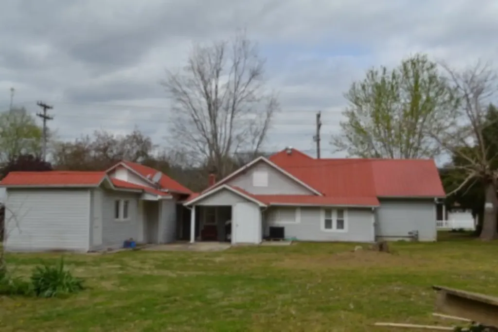 218 East Lake Avenue Celina TN 38551