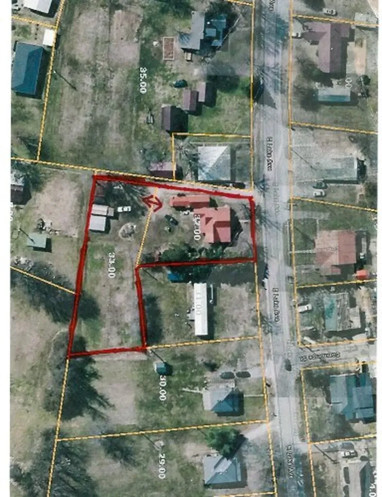 218 East Lake Avenue Celina TN 38551