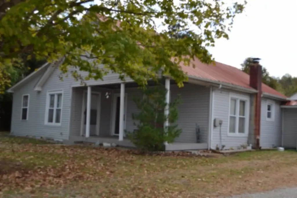 218 E Lake Avenue Celina TN 38551