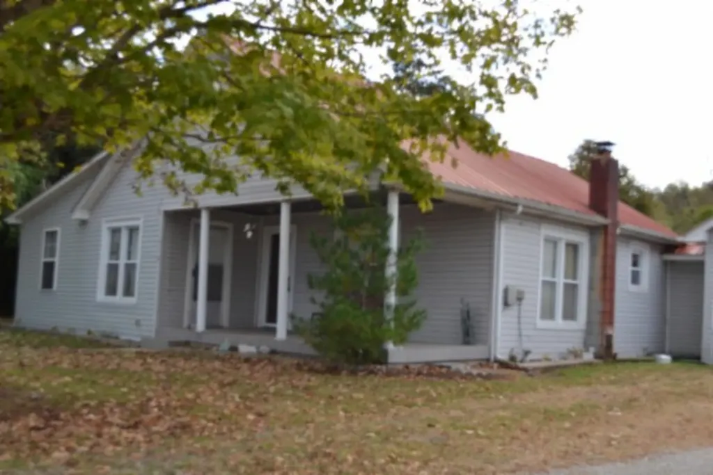 218 E Lake Avenue Celina TN 38551