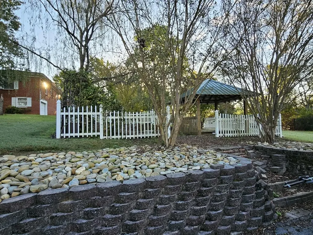 636 Carmack Avenue Carthage TN 37030-1139