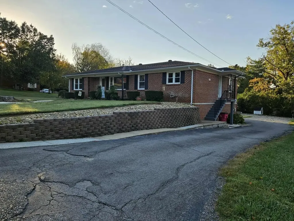 636 Carmack Avenue Carthage TN 37030-1139