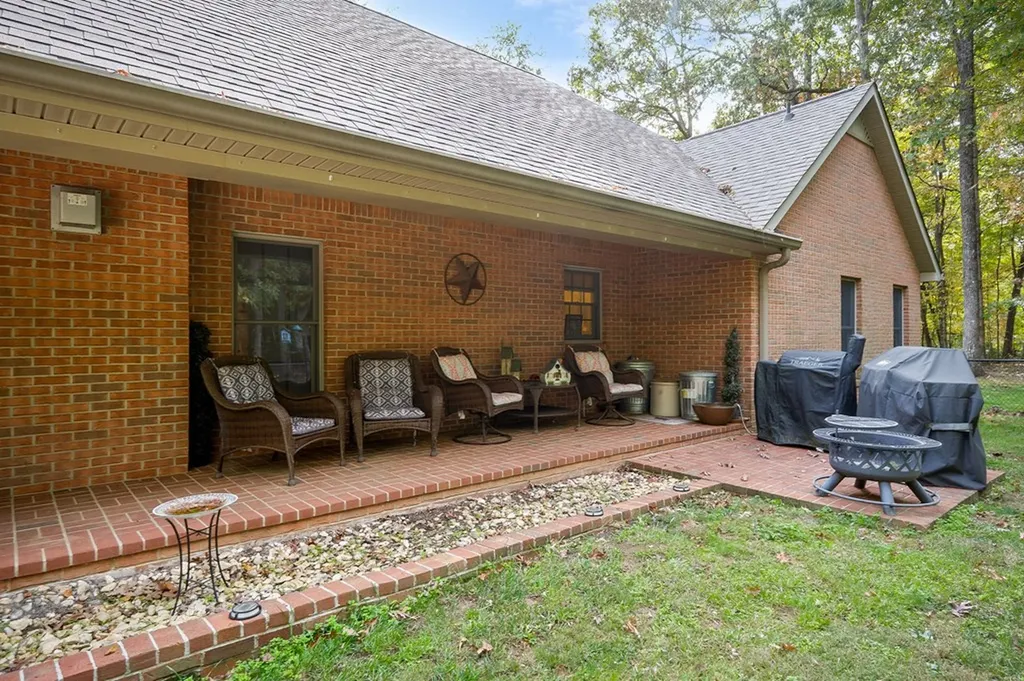 708 Low Gap Road Sparta TN 38583