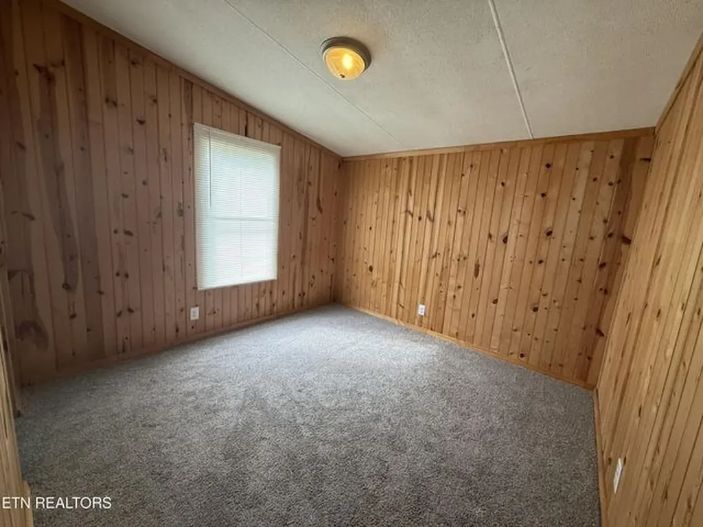 152 Woodlawn Drive Jamestown TN 38556-6288