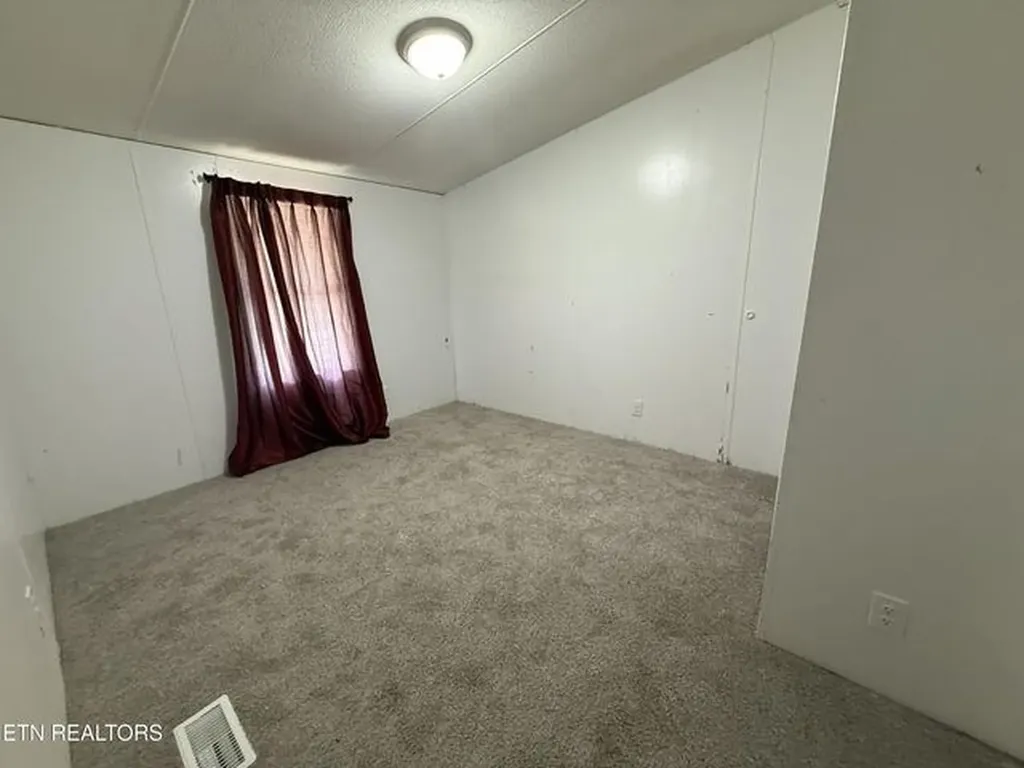 152 Woodlawn Drive Jamestown TN 38556-6288