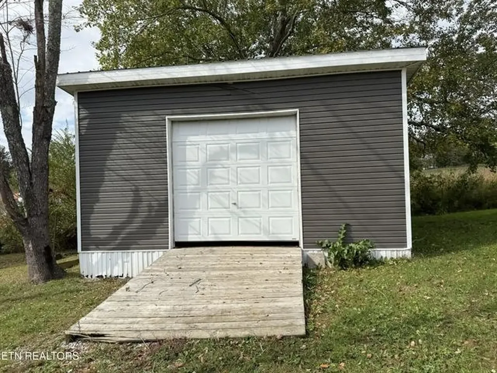 152 Woodlawn Drive Jamestown TN 38556-6288