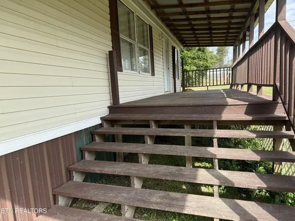 152 Woodlawn Drive Jamestown TN 38556-6288