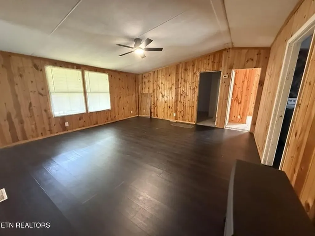 152 Woodlawn Drive Jamestown TN 38556-6288