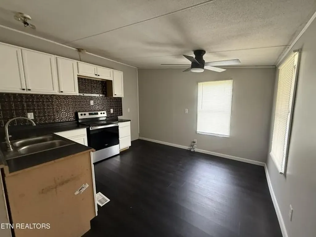 152 Woodlawn Drive Jamestown TN 38556-6288