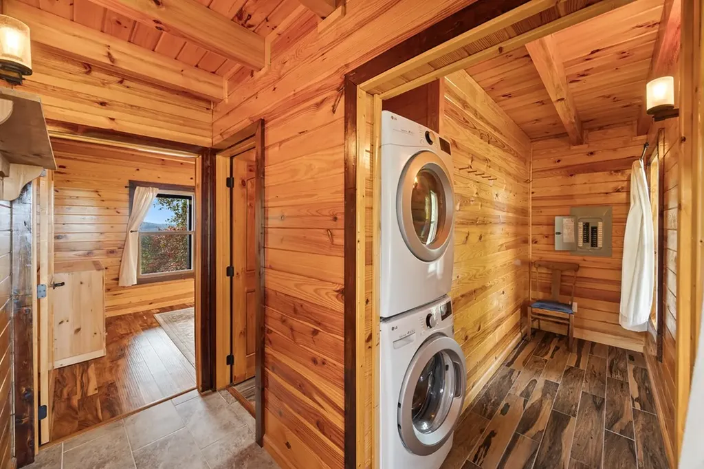 604 Hickory Lane Hilham TN 38568