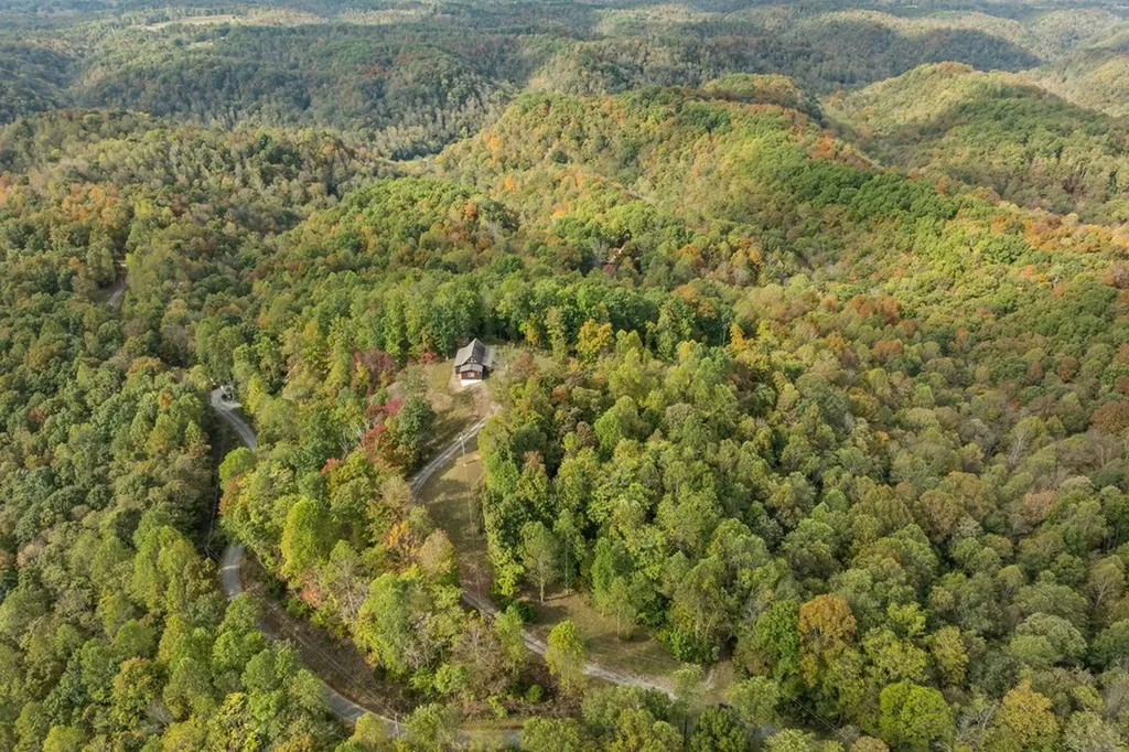 604 Hickory Lane Hilham TN 38568