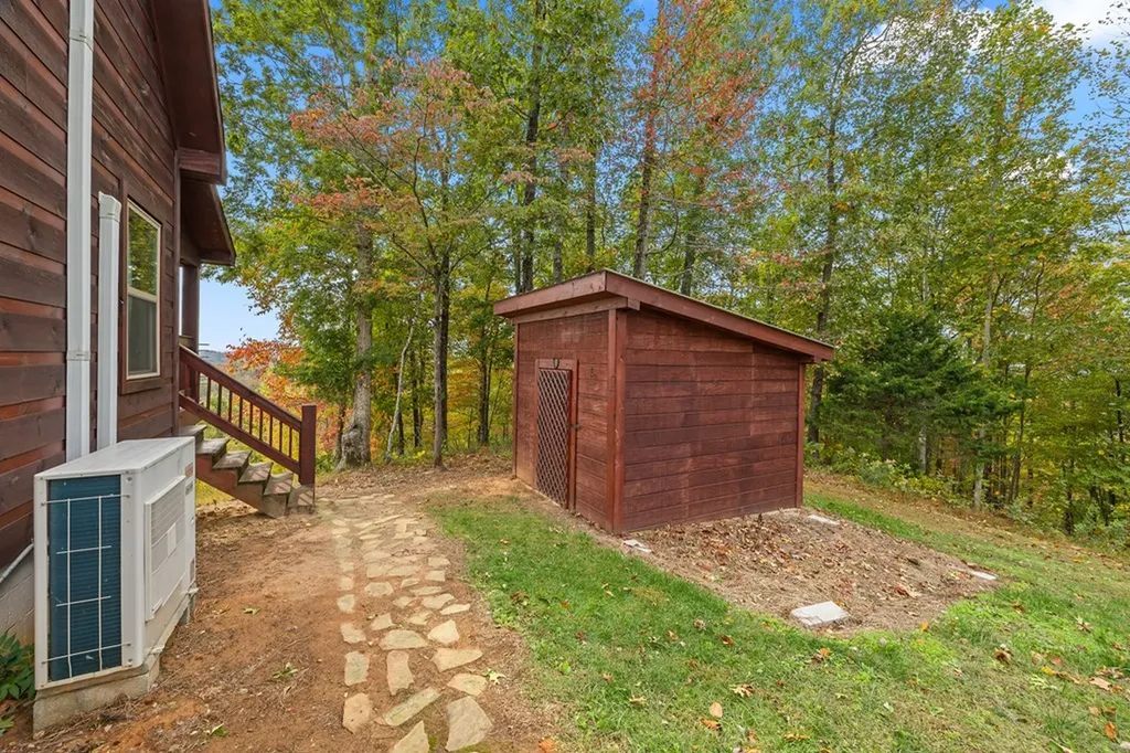 604 Hickory Lane Hilham TN 38568