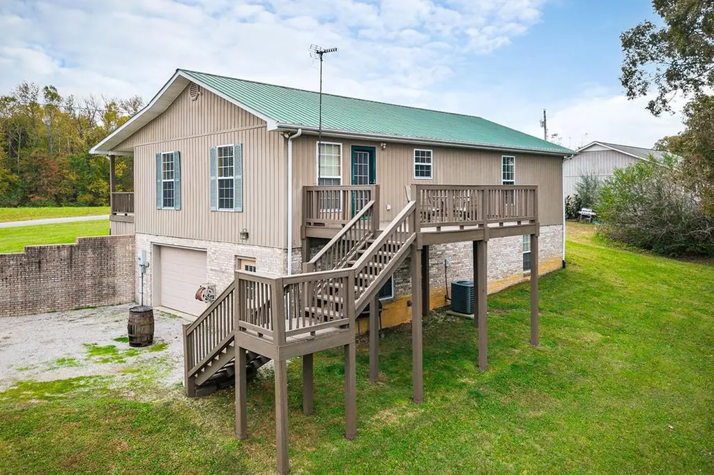 1195 Highland Avenue Baxter TN 38544