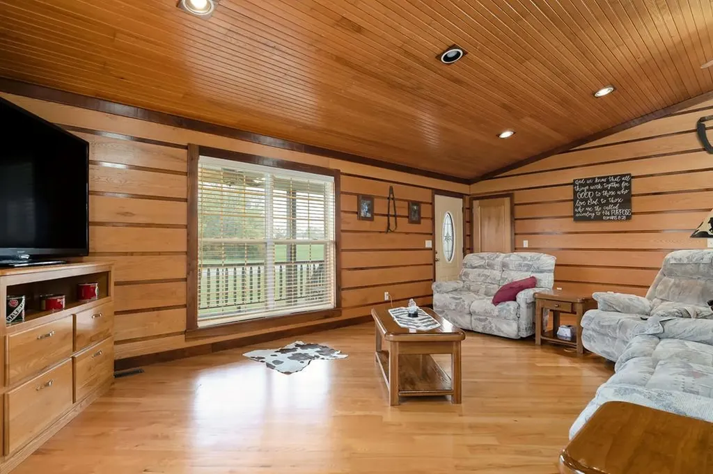 1195 Highland Avenue Baxter TN 38544