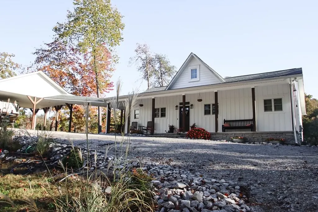 608 Lakeview Road Walling TN 38587