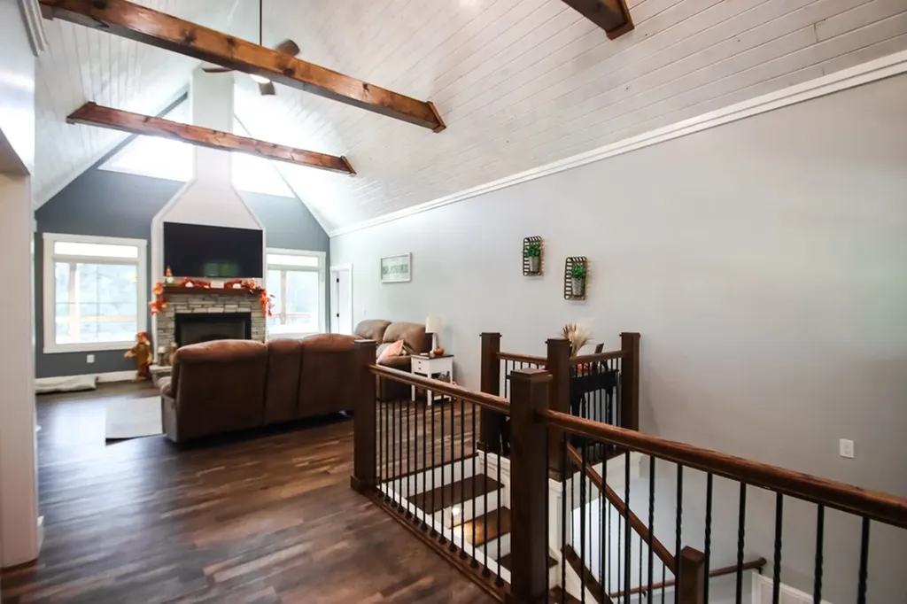 608 Lakeview Road Walling TN 38587