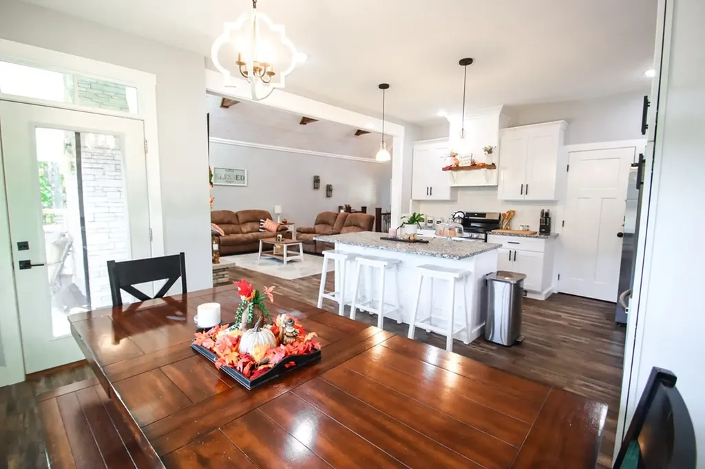 608 Lakeview Road Walling TN 38587