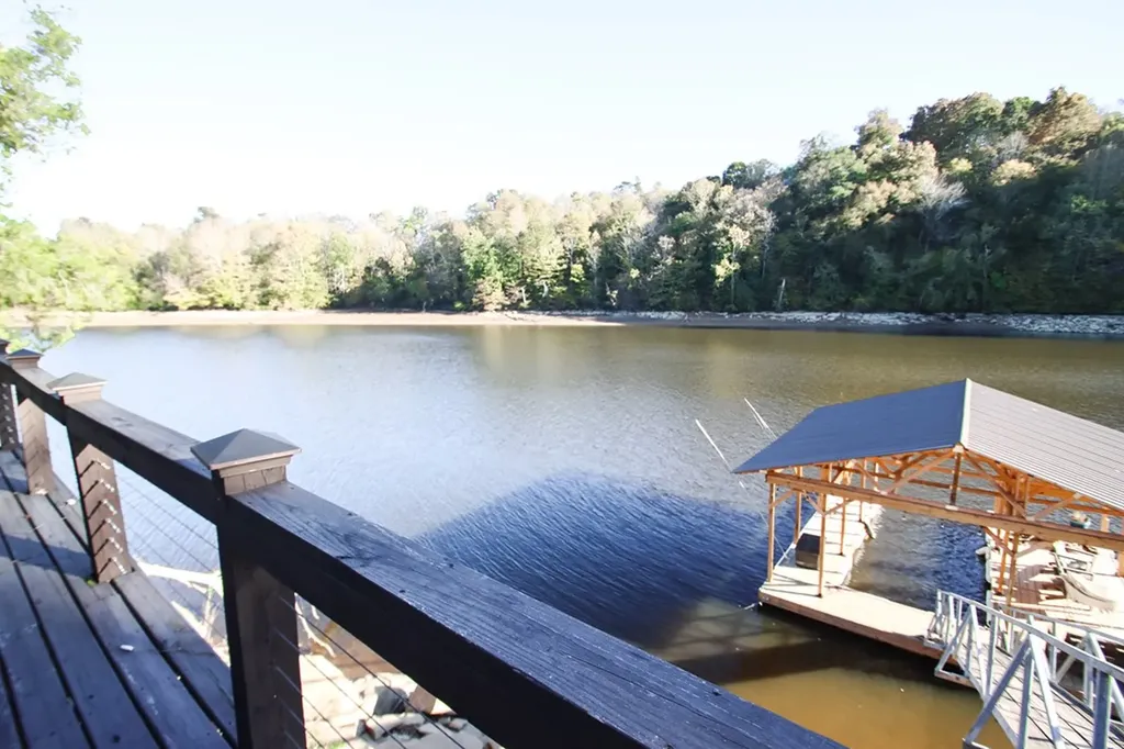 608 Lakeview Road Walling TN 38587