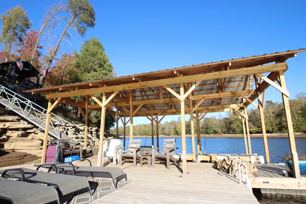 608 Lakeview Road Walling TN 38587