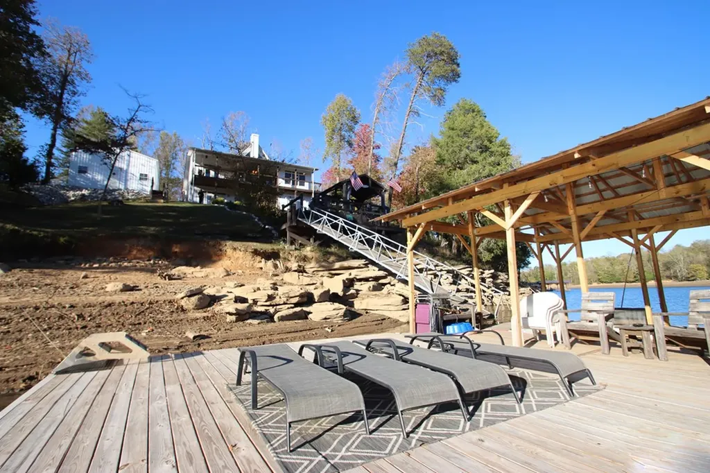 608 Lakeview Road Walling TN 38587