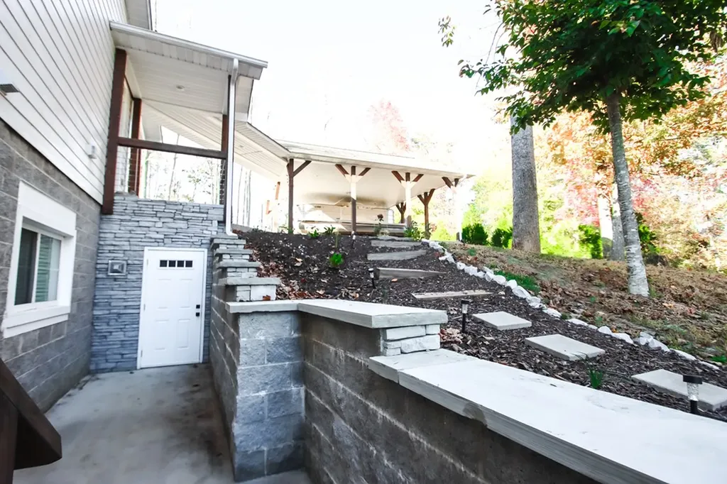 608 Lakeview Road Walling TN 38587