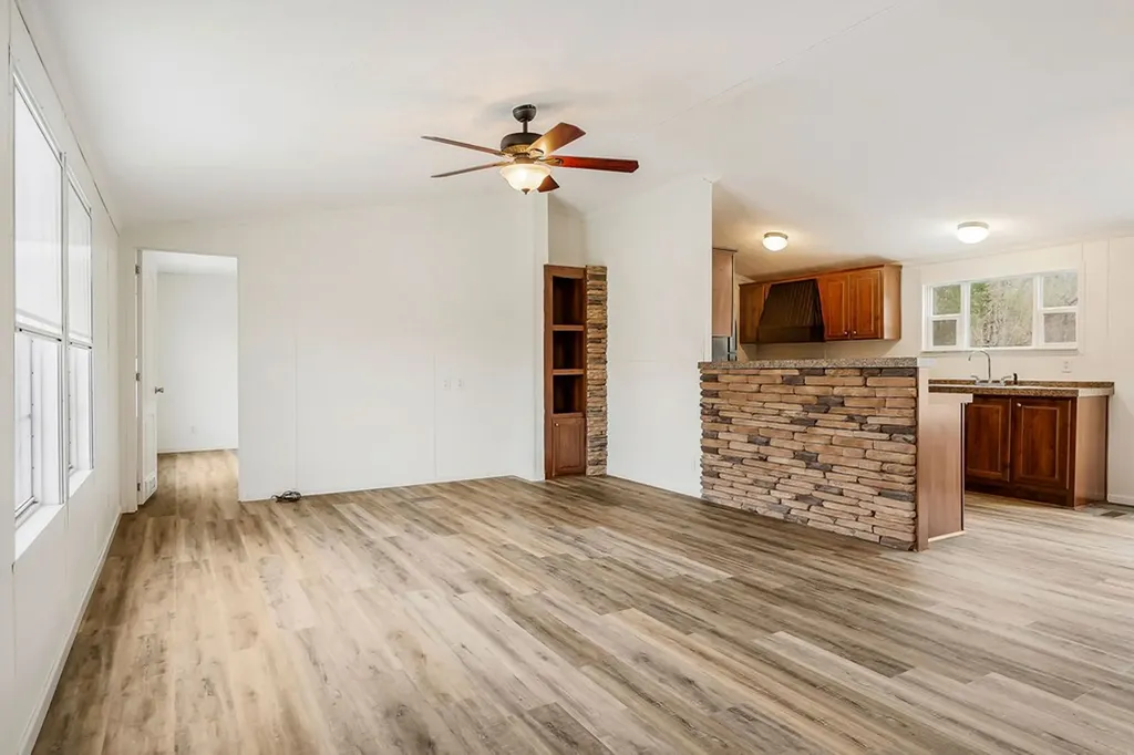 126 Holly Creek Road Celina TN 38551