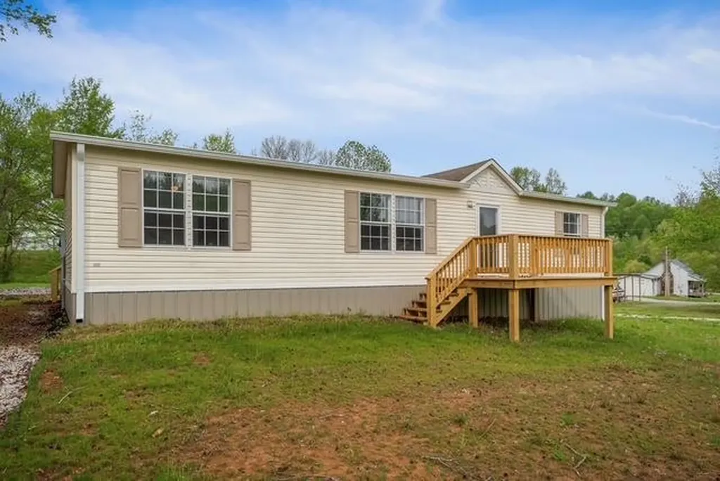 126 Holly Creek Road Celina TN 38551