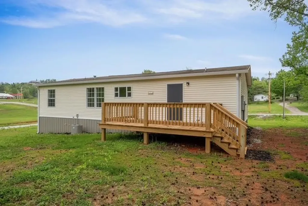 126 Holly Creek Road Celina TN 38551